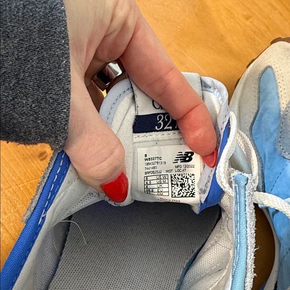 New Balance Suede 327 Sneakers - Picture 8 of 9